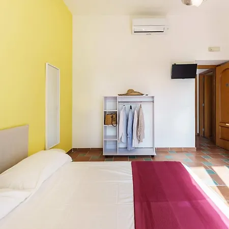 Le Grand Bleu - Gioia Lägenhetshotell 4*