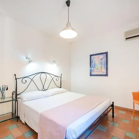Le Grand Bleu - Gioia Aparthotel