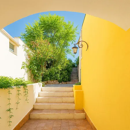 Le Grand Bleu - Gioia Apartahotel Procida