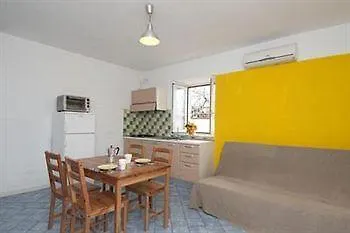 Le Grand Bleu - Gioia Aparthotel